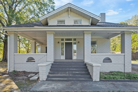 American Craftsman Bungalow on Large Lot in Booneville, MS - image 1