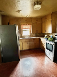 Home For Sale in Coldwater, Kansas - image 8