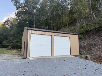 Country Home On 14+/- Acres - Park Like Setting - Liberty, Ky. - image 12