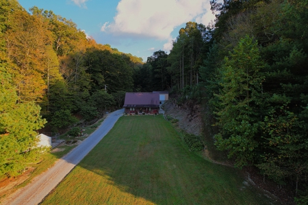 Country Home On 14+/- Acres - Park Like Setting - Liberty, Ky. - image 4