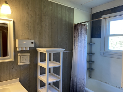 Country Home For Sale In Tn, 2 New Shops & Outbuildings - image 20