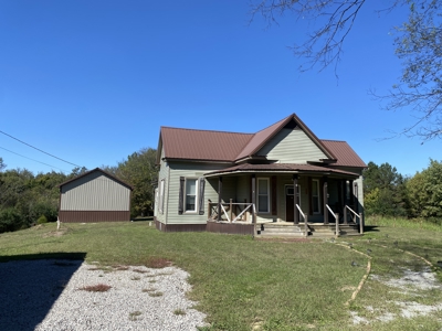 Country Home For Sale In Tn, 2 New Shops & Outbuildings - image 3