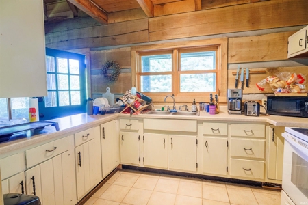 Hilltop Log Cabin Retreat Online Auction - image 9