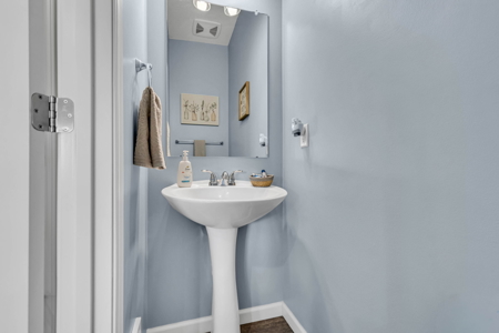 Exceptional One-Owner Maronda Home in Leafy Dell Subdivision - image 28