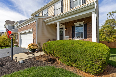 Exceptional One-Owner Maronda Home in Leafy Dell Subdivision - image 5