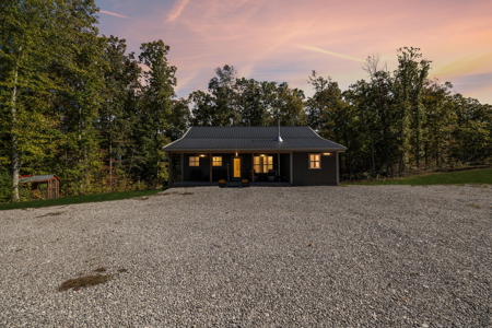Custom-Built Homestead on Unrestricted Acreage in Fentress County - image 45