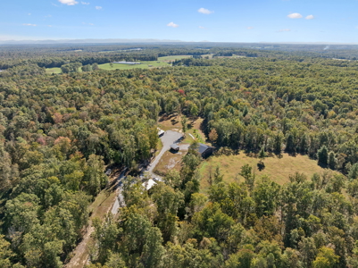Custom-Built Homestead on Unrestricted Acreage in Fentress County - image 43