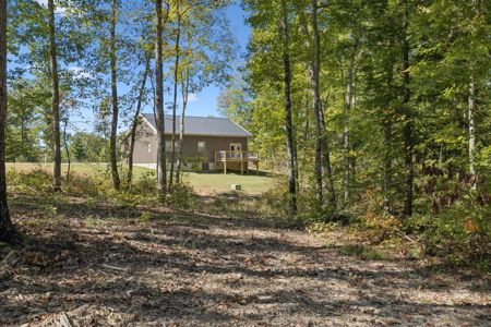 Custom-Built Homestead on Unrestricted Acreage in Fentress County - image 38