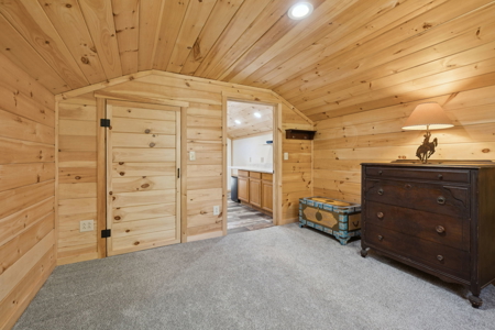 Custom-Built Homestead on Unrestricted Acreage in Fentress County - image 25