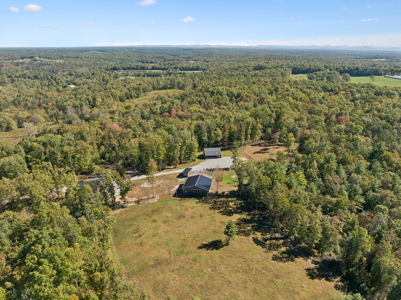 Custom-Built Homestead on Unrestricted Acreage in Fentress County - image 44