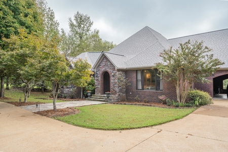 Luxury 4BR Ripley Home with Custom Kitchen & Game Room - image 5