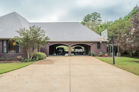 Luxury 4BR Ripley Home with Custom Kitchen & Game Room - image 4