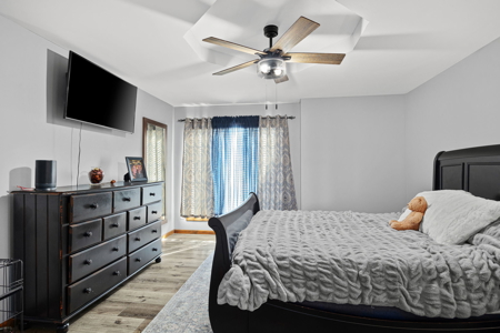 Spacious 6-Bedroom Dream Home on 1.69 Acres in Town! - image 33