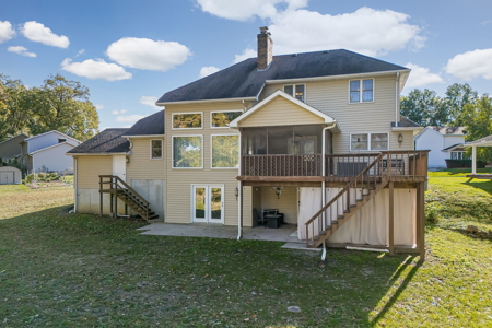 Spacious 6-Bedroom Dream Home on 1.69 Acres in Town! - image 3