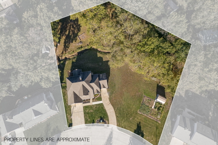 Spacious 6-Bedroom Dream Home on 1.69 Acres in Town! - image 13