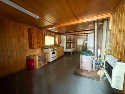 Rustic Style Maine Lakefront Camp - image 15