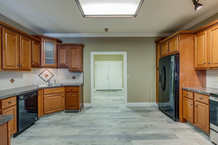 Country Home for Sale in Maury County, Tennessee - image 8