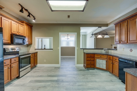 Country Home for Sale in Maury County, Tennessee - image 9