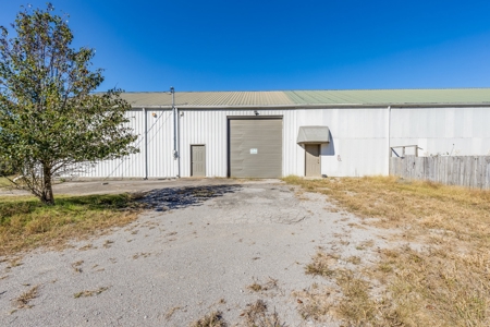 Country Home for Sale in Maury County, Tennessee - image 33