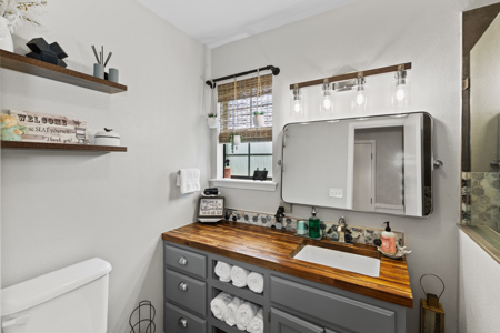 34 Acres with Stunning Mountain Views – Income-Producing Home - image 17