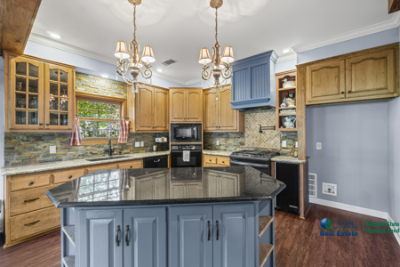 Luxury Home with Guest House on 1.6 Acres For Sale in Searcy, AR - image 16