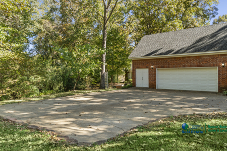 Luxury Home with Guest House on 1.6 Acres For Sale in Searcy, AR - image 4