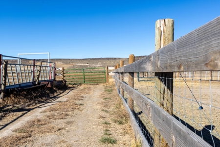 Eastern Oregon Lost Prairie Farm - image 26