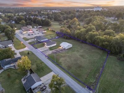 Home with Land For Sale Lamar, MO - image 1