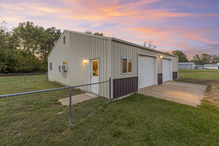 Home with Land For Sale Lamar, MO - image 37