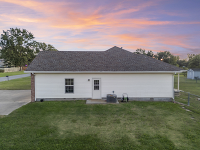 Home with Land For Sale Lamar, MO - image 10