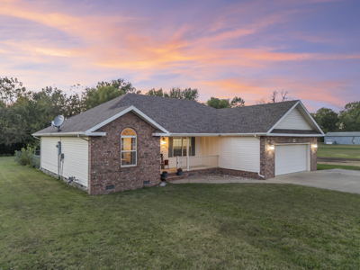 Home with Land For Sale Lamar, MO - image 9