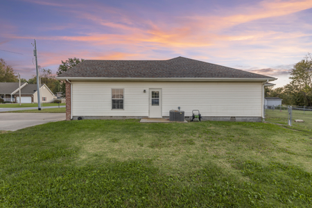 Home with Land For Sale Lamar, MO - image 35