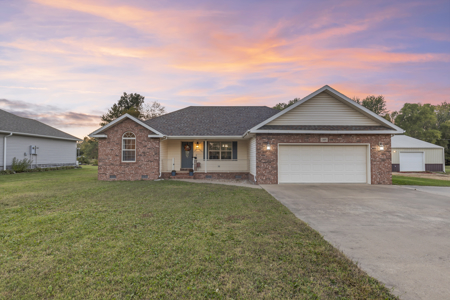 Home with Land For Sale Lamar, MO - image 33