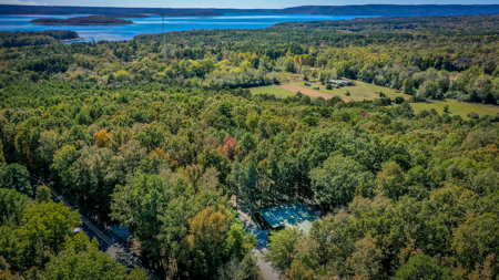 Ozarks 3 Bed/2 Bath Lake Life Retreat On A Small Acreage - image 15