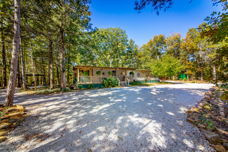 Ozarks 3 Bed/2 Bath Lake Life Retreat On A Small Acreage - image 20