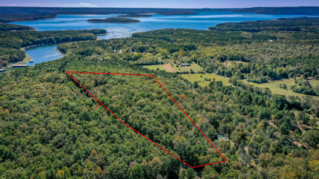 Ozarks 3 Bed/2 Bath Lake Life Retreat On A Small Acreage - image 12