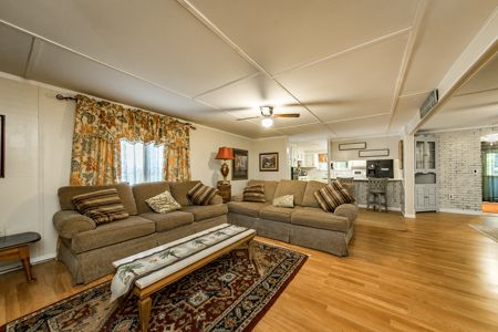 Ozarks 3 Bed/2 Bath Lake Life Retreat On A Small Acreage - image 46