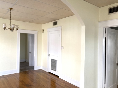 Prime Multi-Family Investment Opportunity Apartment Complex - image 6