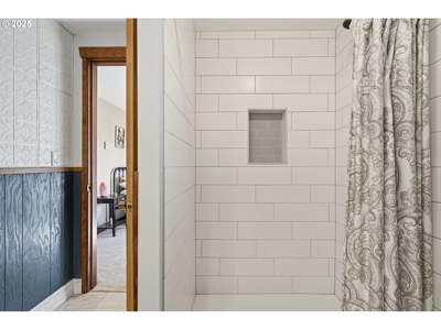 River and Mountain View Home in Stevenson, Washington - image 26