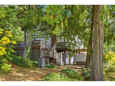 River and Mountain View Home in Stevenson, Washington - image 38