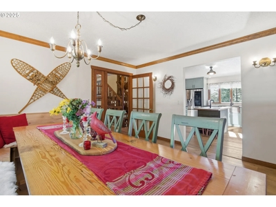 River and Mountain View Home in Stevenson, Washington - image 16