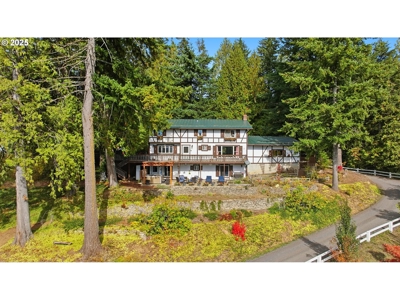 River and Mountain View Home in Stevenson, Washington - image 2