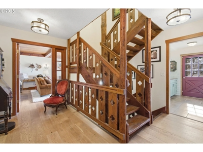 River and Mountain View Home in Stevenson, Washington - image 8