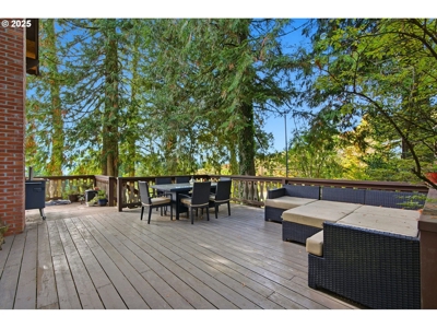 River and Mountain View Home in Stevenson, Washington - image 31