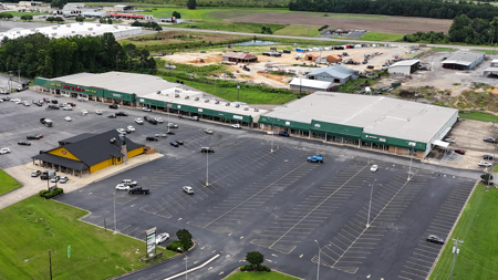Weiss Lake Plaza Retail Investment For Sale in Centre, Alabama - image 2