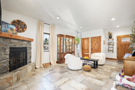 Just Wow! 4 Bed, 3 Bath Newer Home in Moscow, Idaho - image 5