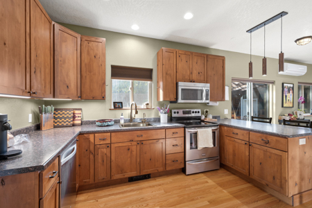 Just Wow! 4 Bed, 3 Bath Newer Home in Moscow, Idaho - image 11