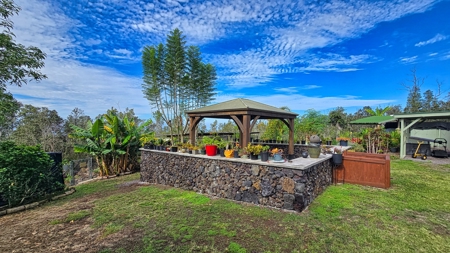 2BR/2BA Hawaii home with dog kennel business, mature landscaping - image 7