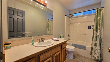 2BR/2BA Hawaii home with dog kennel business, mature landscaping - image 6