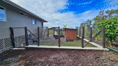 2BR/2BA Hawaii home with dog kennel business, mature landscaping - image 32